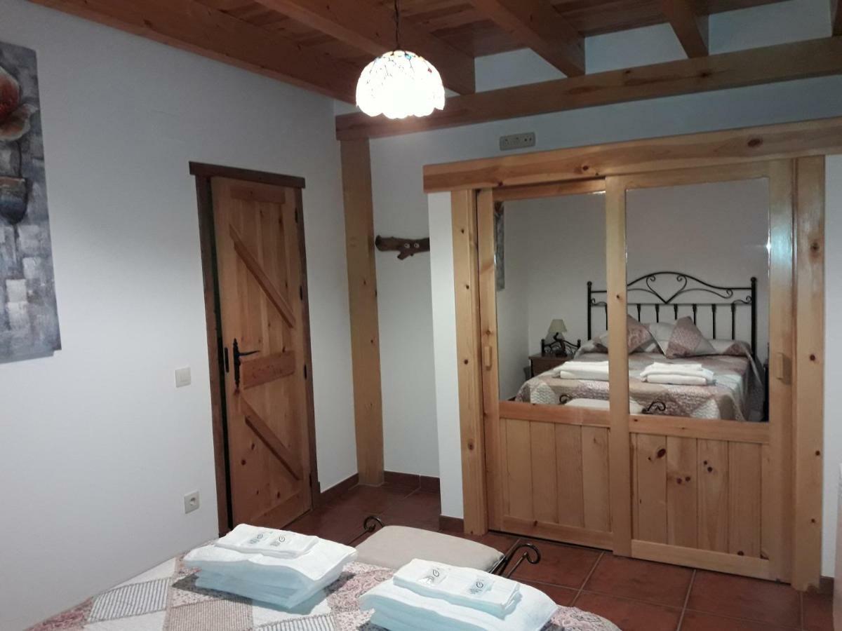 El Rondillo De Gredos Guest House Hoyos del Collado Eksteriør bilde