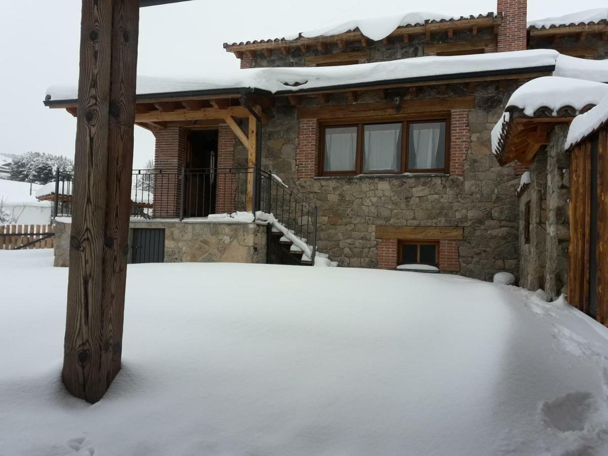 El Rondillo De Gredos Guest House Hoyos del Collado Eksteriør bilde